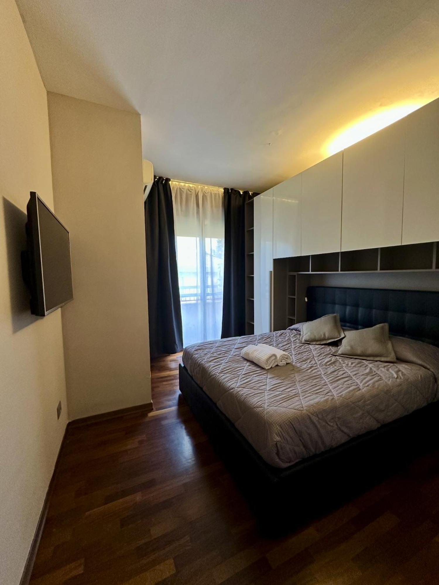 King Apartment Milano Bocconi Milão Exterior foto
