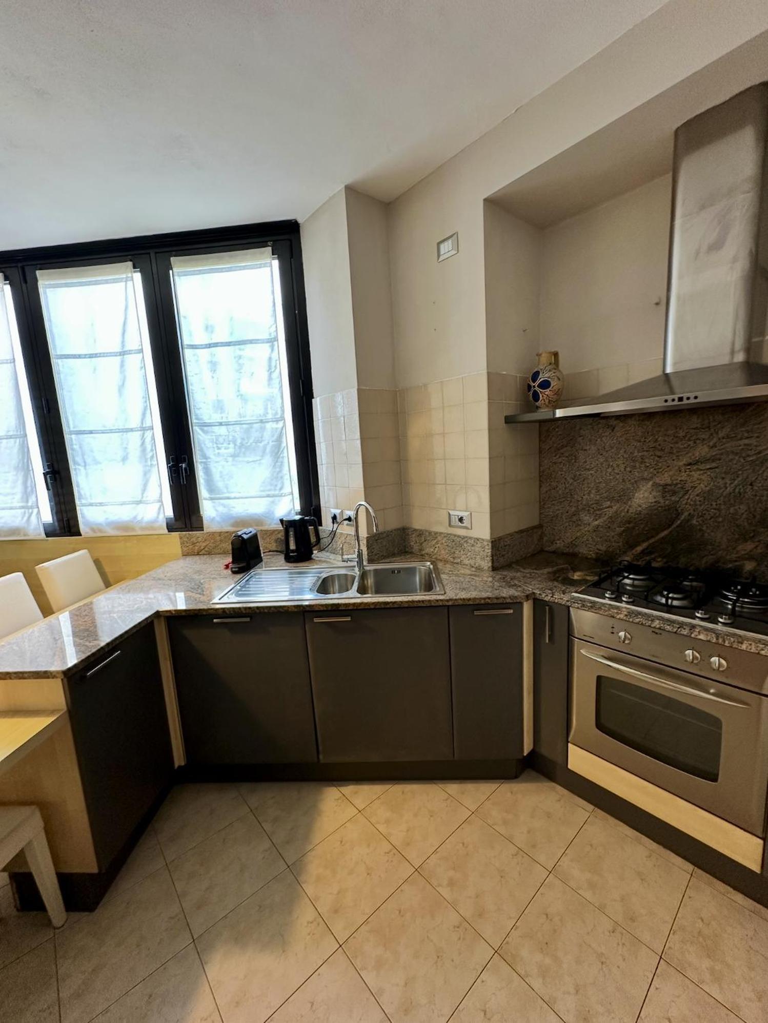 King Apartment Milano Bocconi Milão Exterior foto