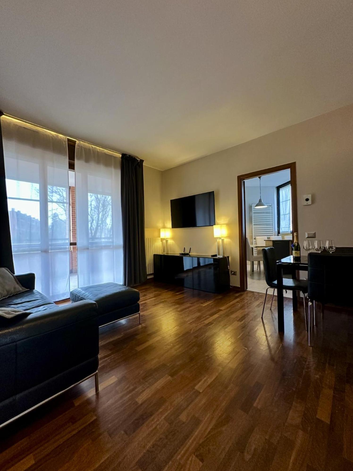 King Apartment Milano Bocconi Milão Exterior foto